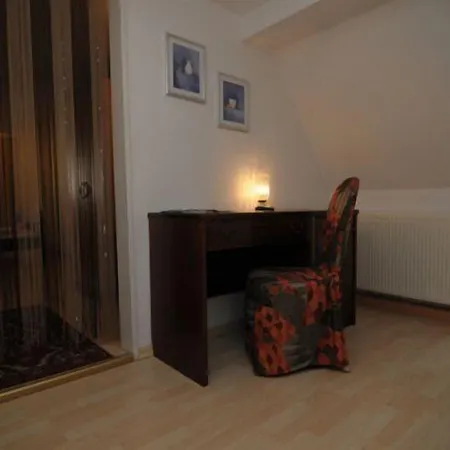 Hirsch Garni 2* 풀다