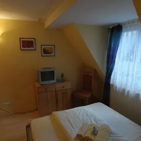 Hirsch Garni Vendégház 2*