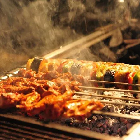 게스트하우스 Hirsch Garni 2*