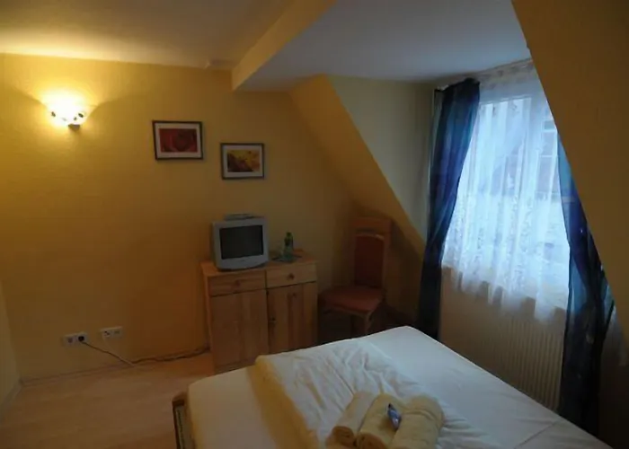 Hirsch Garni Gæstehus 2*